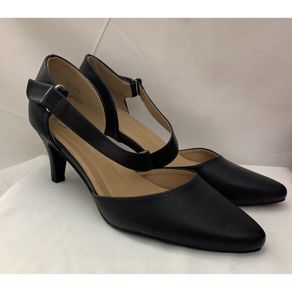 Journee Collection Shoes - Journee Collection Navy Pumps Womens 8.5 Wide Mary Jane’s